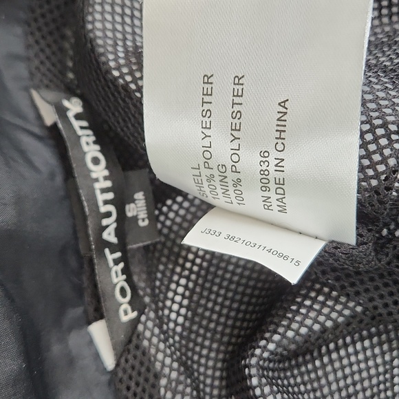 TOYOTA Windbreaker w/ removable hood by Port Authority Size S - Picture 16 of 17